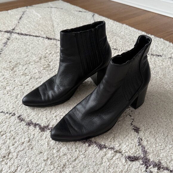 Black Pointed Toe Booties Charles by Charles David size 9.5 - Picture 3 of 4